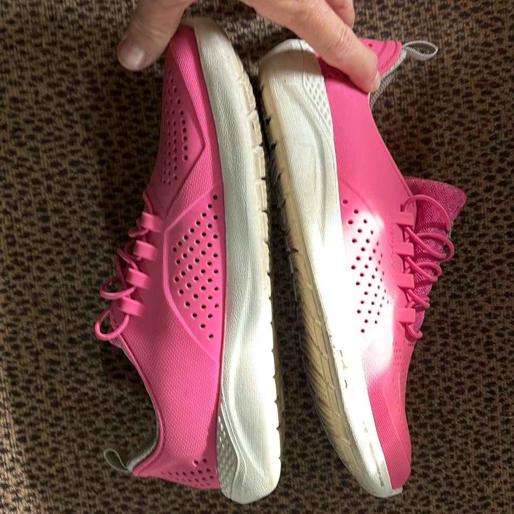 Laced Crocs - Picture 2 of 8